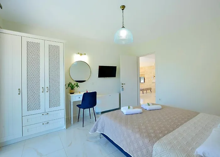 Zeas Villa *